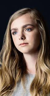 How tall is Elsie Fisher?